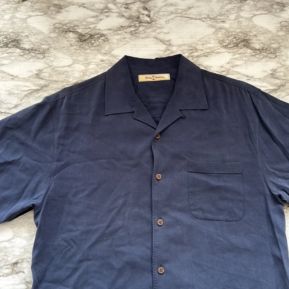 Tommy Bahama 100% silk button down shirt, size small - Picture 3 of 7